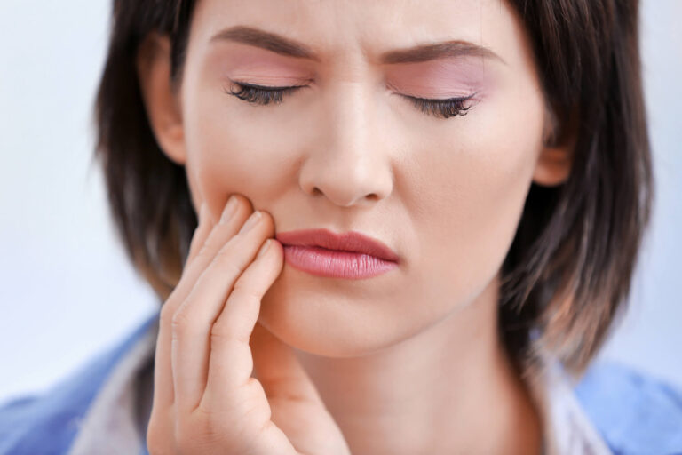 How long is jaw pain after tooth extraction?